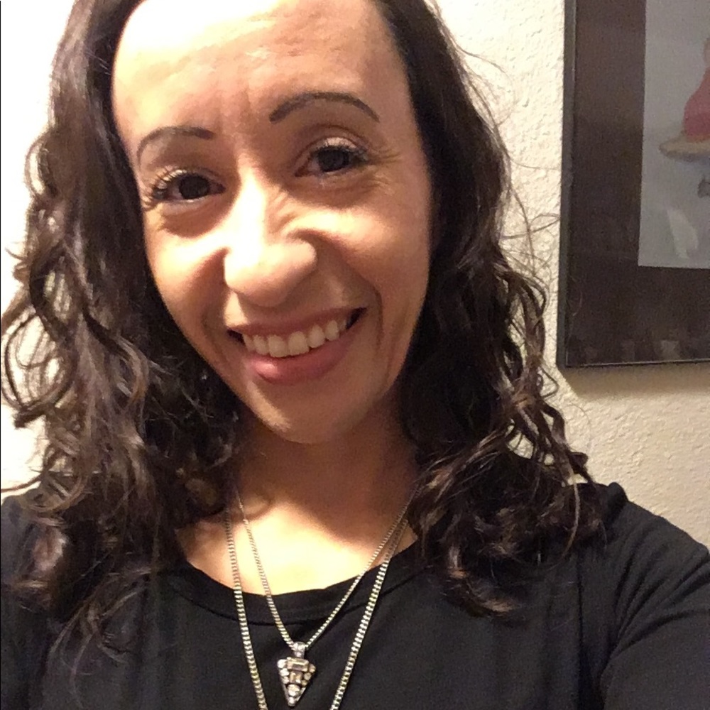Meet your Posher, Adriana
